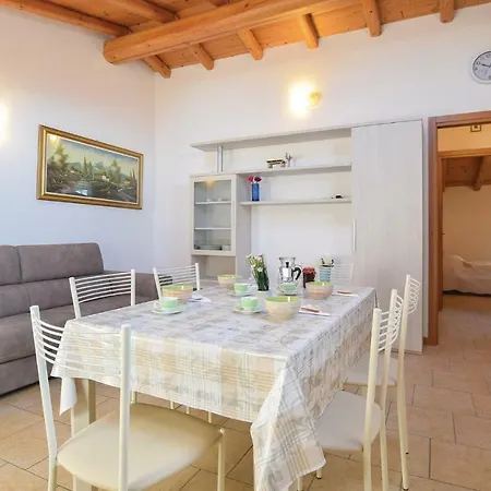 Two-bedroom In Bussolengo Apartament